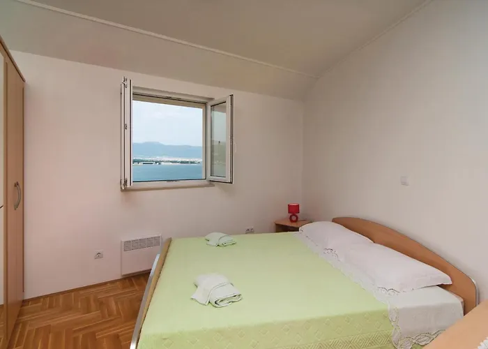 アパート Two-bedroom Misevac With Sea View 07 トロギール