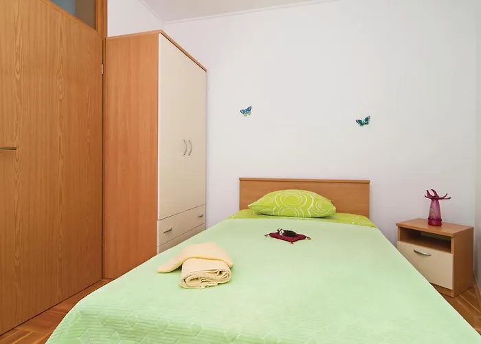 Two-bedroom Misevac With Sea View 07 トロギール