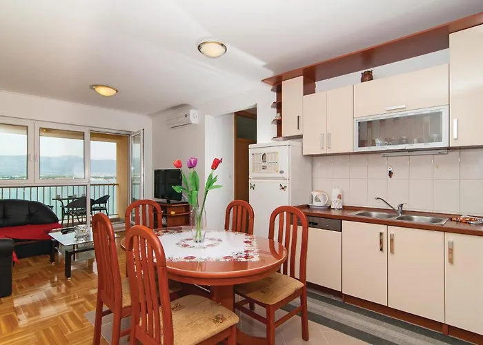 アパート Two-bedroom Misevac With Sea View 07 トロギール